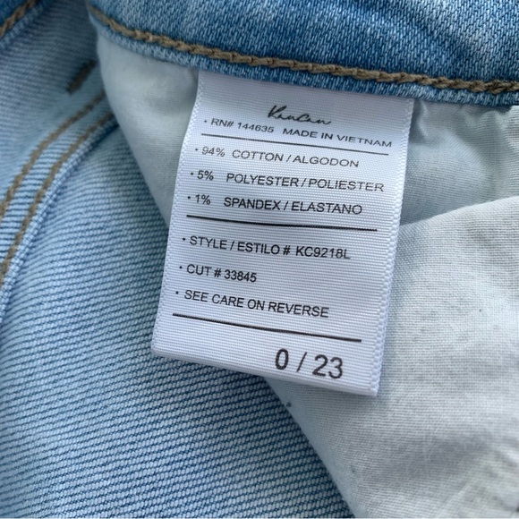 KanCan Distressed 5-pocket Jeans ( Size 0/23) Awesome Look with Anything! - Picture 8 of 8